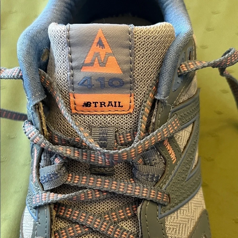 New Balance Women's Athletic Shoes in Blue and gray size 9